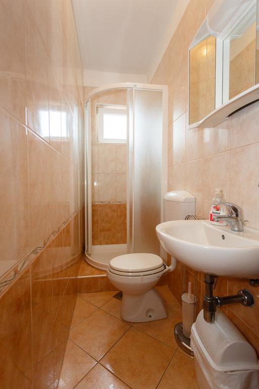 Apartment Nevenka Krk Town Bagian luar foto