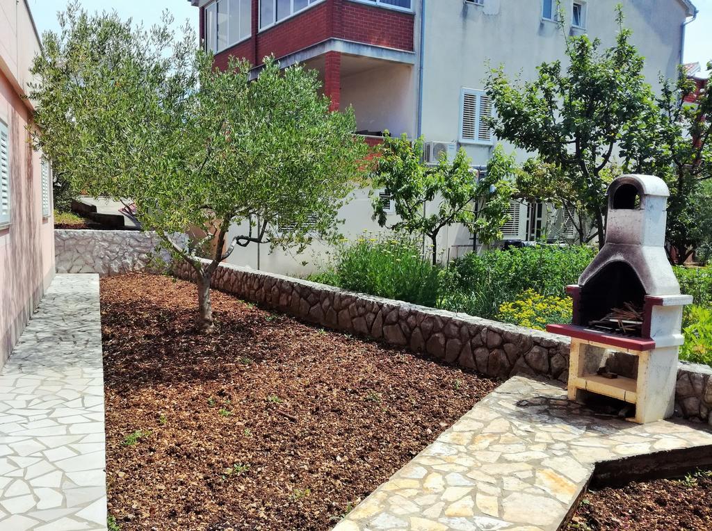 Apartment Nevenka Krk Town Bagian luar foto