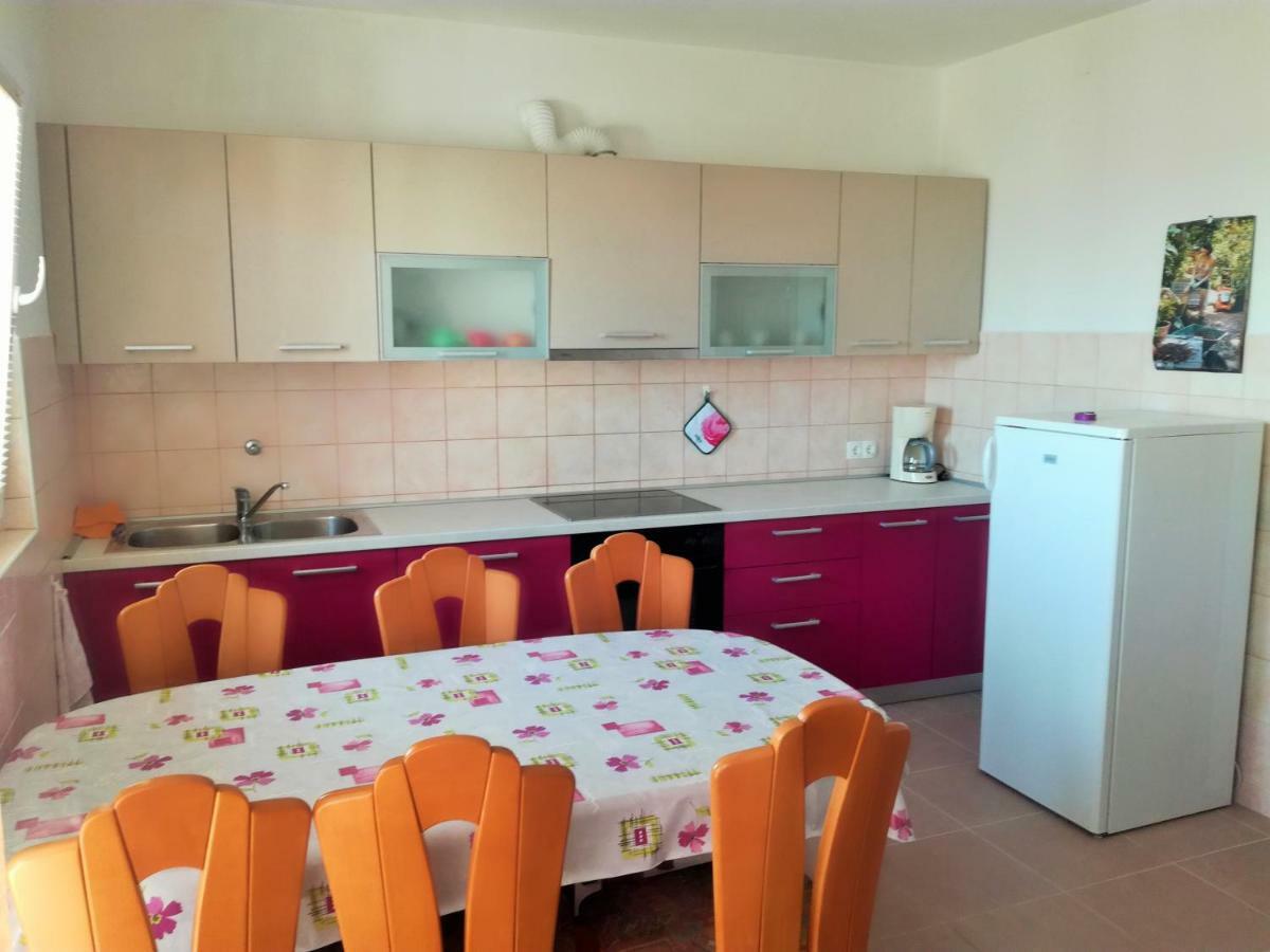Apartment Nevenka Krk Town Bagian luar foto