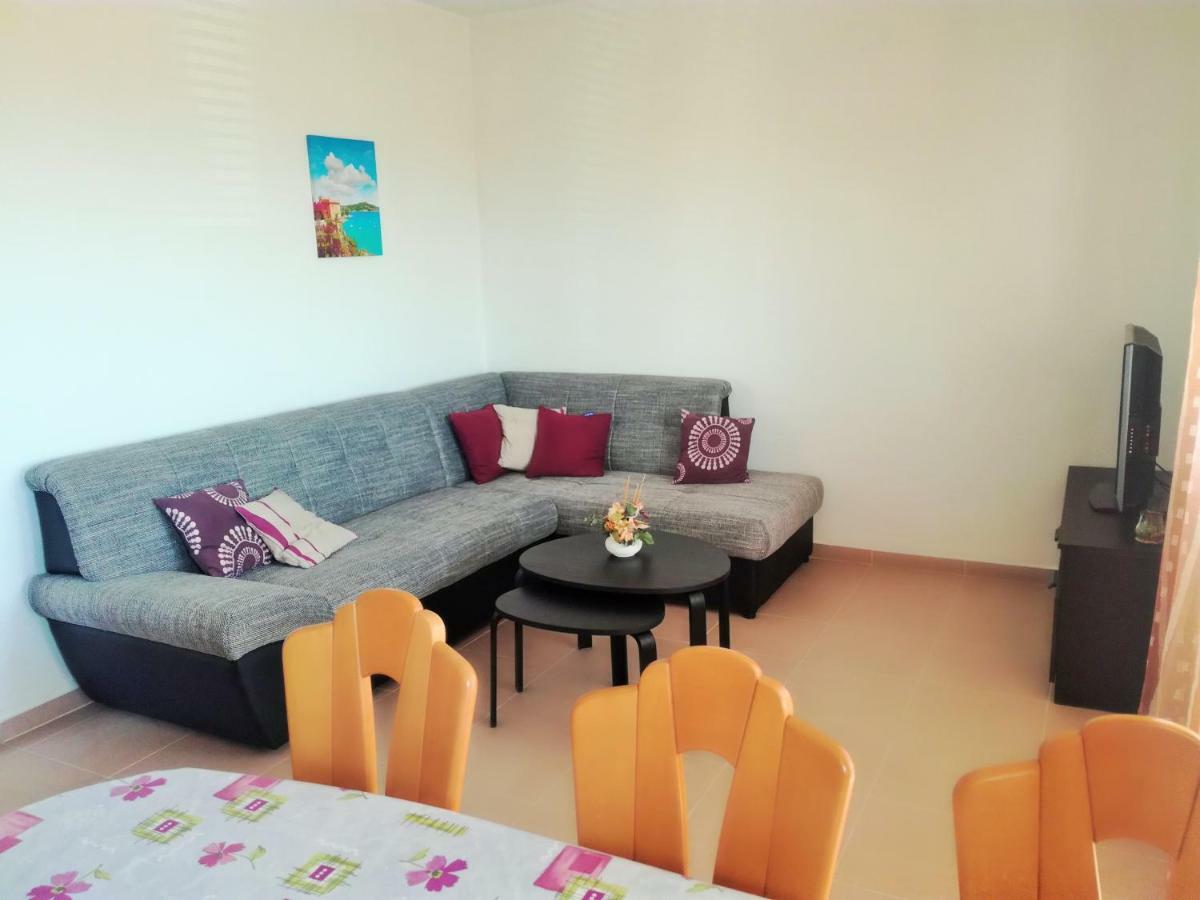 Apartment Nevenka Krk Town Bagian luar foto